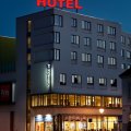 medium_hotel_0.jpg